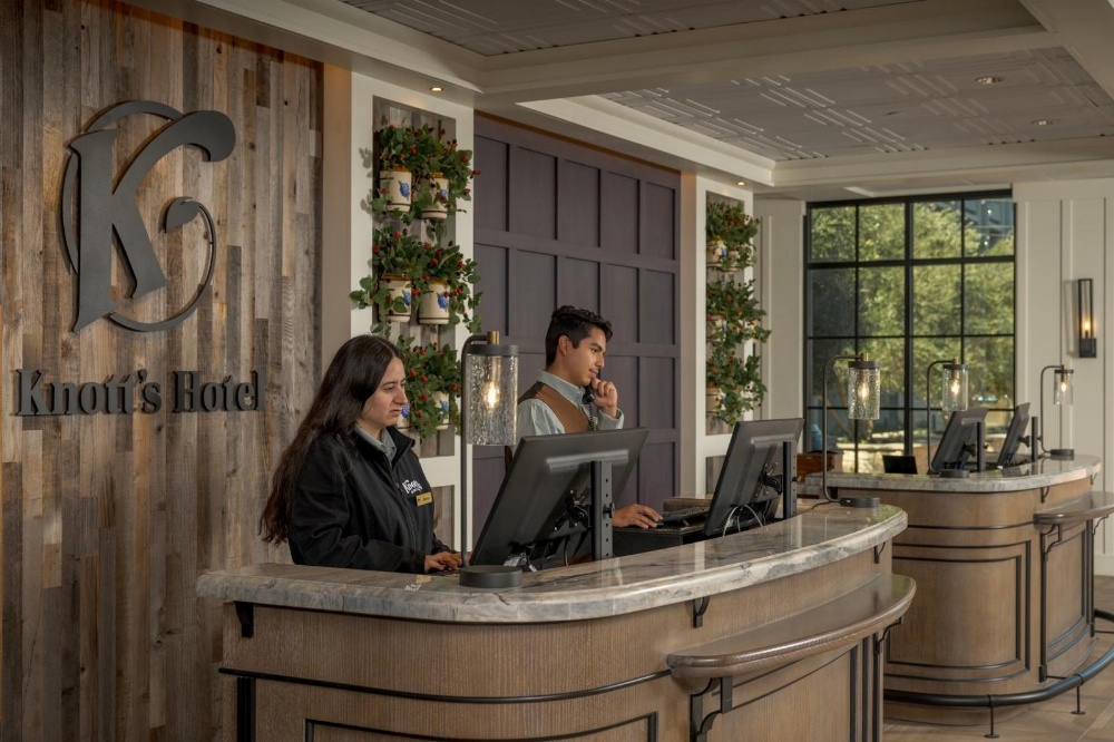 Knott's Berry Farm Hotel